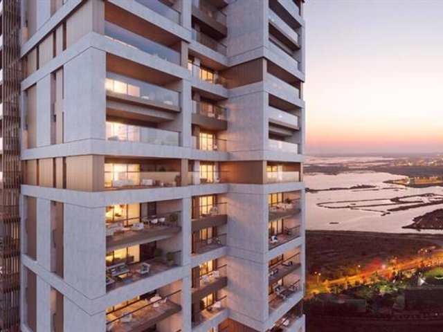 Livin İzmir — Karsiyaka, Izmir